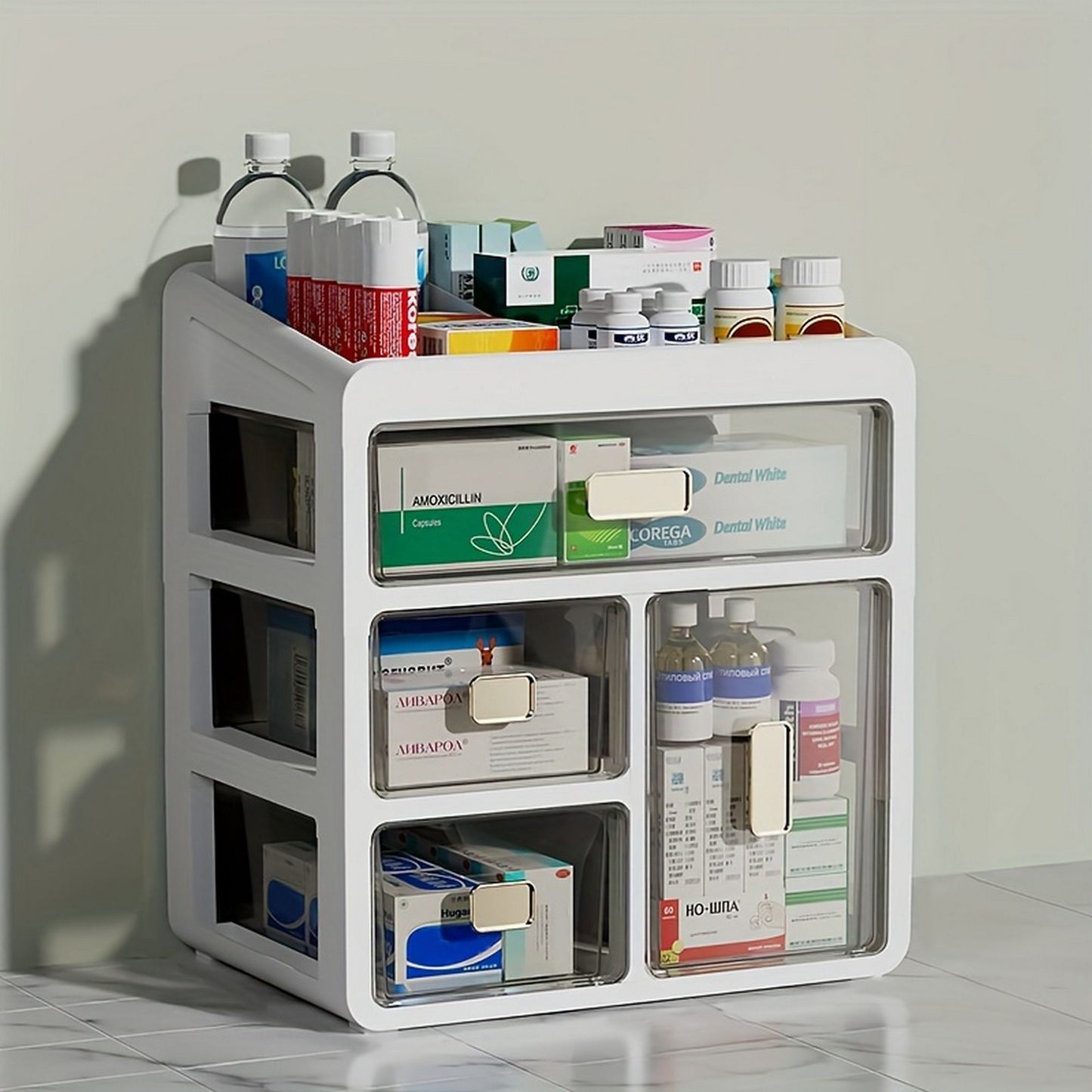 Large capacity family medicine box
